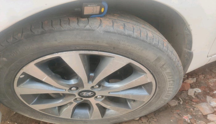 2014 Hyundai Verna FLUIDIC 1.6 CRDI SX OPT, Diesel, Manual, 1,29,757 km, tyre