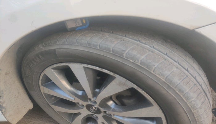 2014 Hyundai Verna FLUIDIC 1.6 CRDI SX OPT, Diesel, Manual, 1,29,757 km, tyre