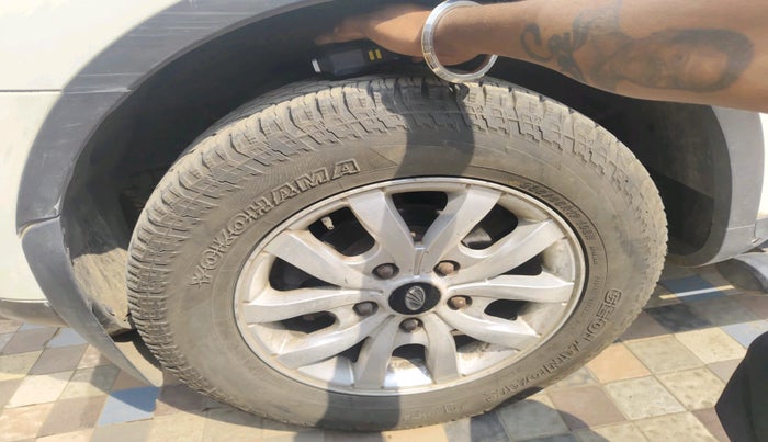 2016 Mahindra XUV500 W10, Diesel, Manual, 1,31,170 km, tyre