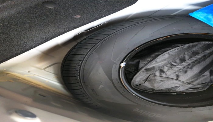 2024 Tata PUNCH PURE MT, Petrol, Manual, 4,121 km, tyre