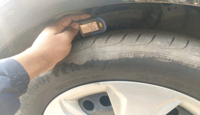 2016 Hyundai Creta BASE 1.4 DIESEL, Diesel, Manual, 2,05,870 km, tyre