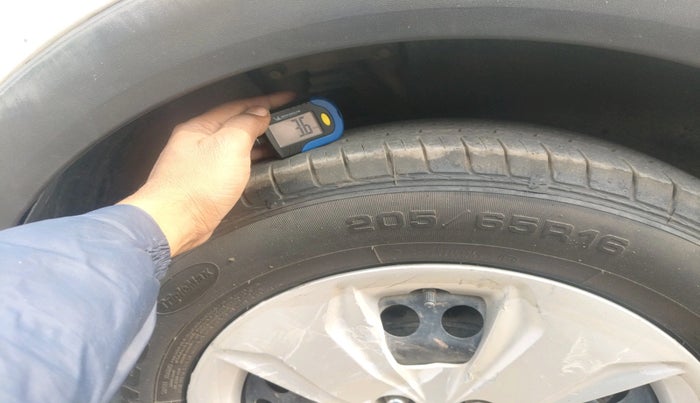 2016 Hyundai Creta BASE 1.4 DIESEL, Diesel, Manual, 2,05,870 km, tyre