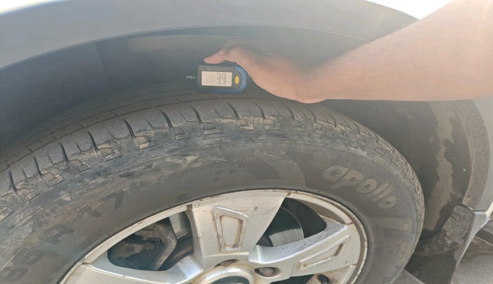 2011 Mahindra XUV500 W8, Diesel, Manual, 2,40,940 km, tyre