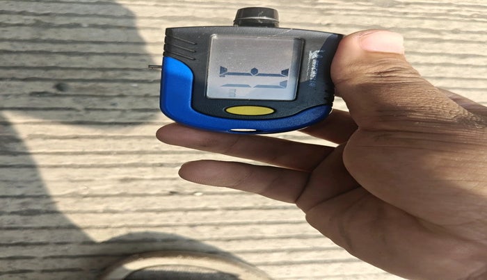 2011 Mahindra XUV500 W8, Diesel, Manual, 2,40,940 km, tyre