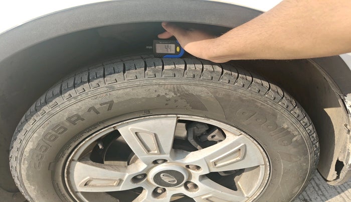 2011 Mahindra XUV500 W8, Diesel, Manual, 2,40,940 km, tyre