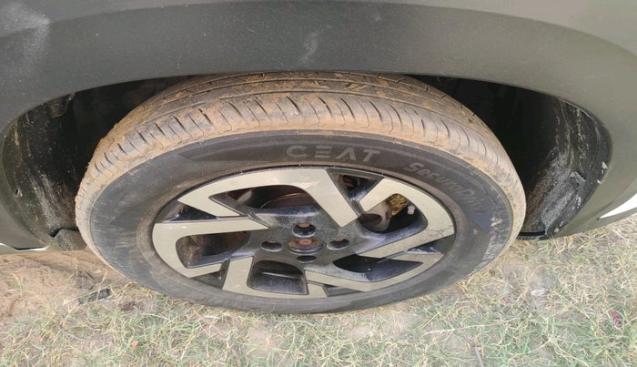 2021 Nissan MAGNITE XV PREMIUM, Petrol, Manual, 88,850 km, tyre