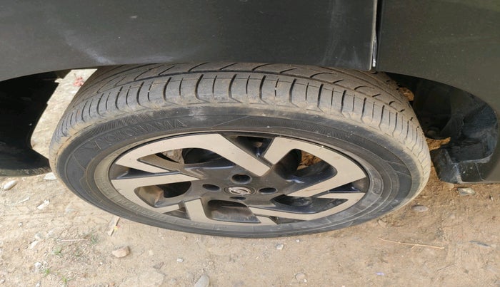 2021 Nissan MAGNITE XV PREMIUM, Petrol, Manual, 88,850 km, tyre