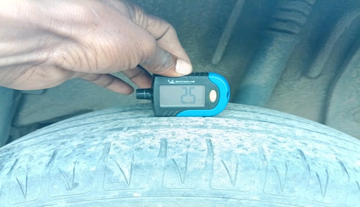 2014 Renault Duster RXL PETROL, Petrol, Manual, 93,362 km, tyre