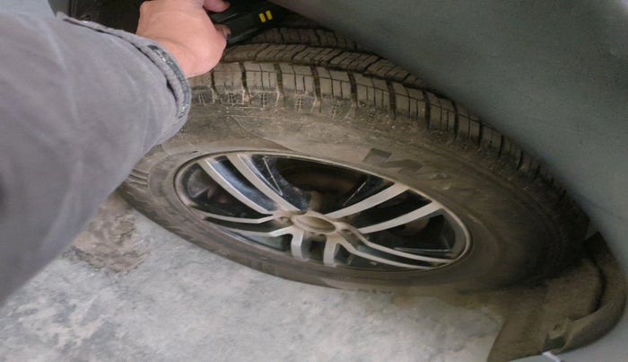 2017 Mahindra Scorpio S4 PLUS 1.99 INTELLI-HYBRID, Diesel, Manual, 35,287 km, tyre