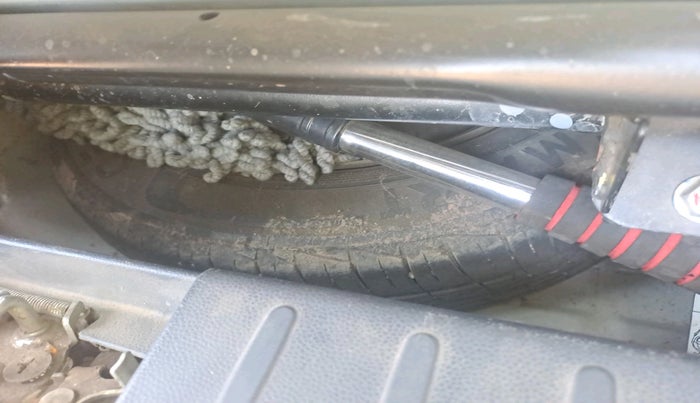 2020 Maruti Alto LXI CNG, Petrol, Manual, 67,345 km, tyre