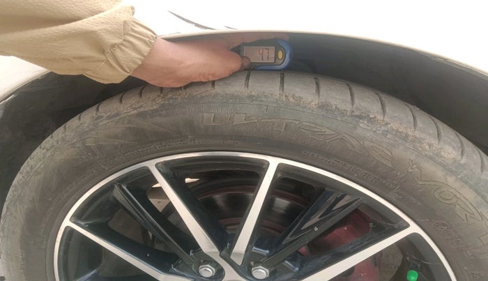 2021 Toyota Innova Crysta 2.4 G 7 STR, Diesel, Manual, 75,091 km, tyre