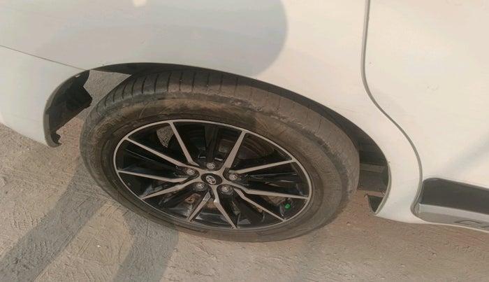 2021 Toyota Innova Crysta 2.4 G 7 STR, Diesel, Manual, 75,091 km, tyre