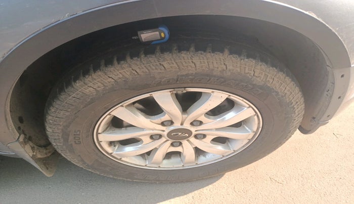 2016 Mahindra XUV500 W10, Diesel, Manual, 1,24,902 km, tyre