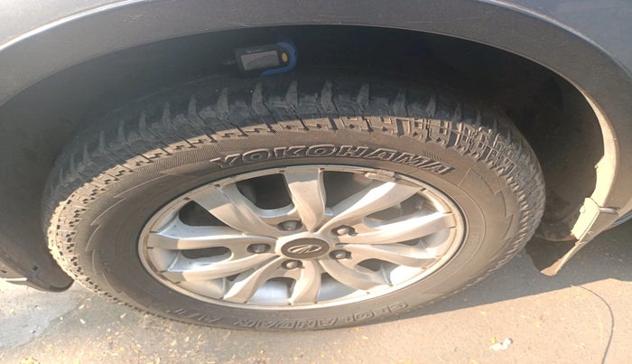 2016 Mahindra XUV500 W10, Diesel, Manual, 1,24,902 km, tyre