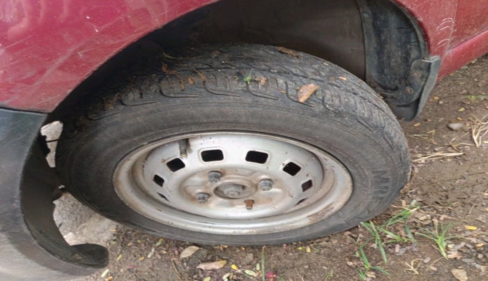 2010 Chevrolet Spark PS 1.0, Petrol, Manual, 70,000 km, tyre