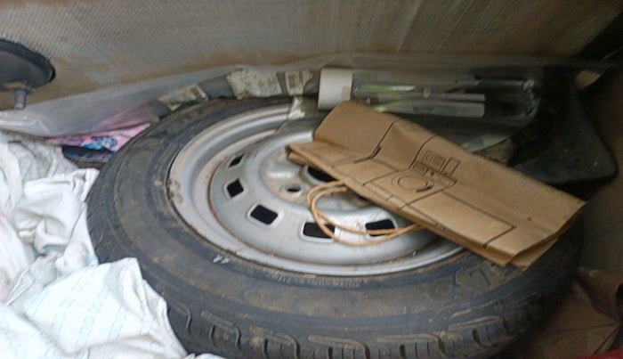 2010 Chevrolet Spark PS 1.0, Petrol, Manual, 70,000 km, tyre