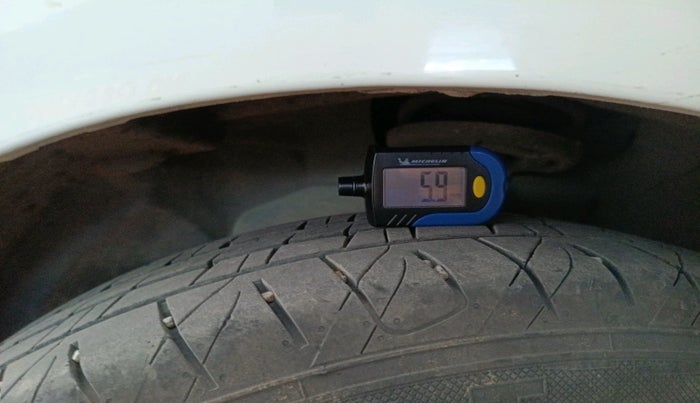 2019 Ford Ecosport TITANIUM 1.5L DIESEL, Diesel, Manual, 1,42,783 km, tyre