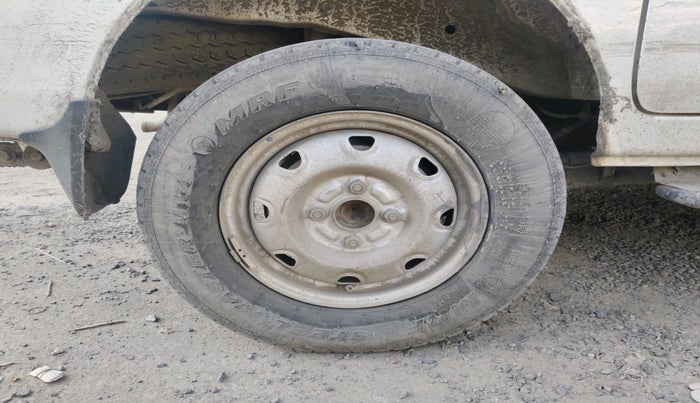 2022 Maruti Eeco 5 STR AC CNG (O), Petrol, Manual, 55,601 km, tyre