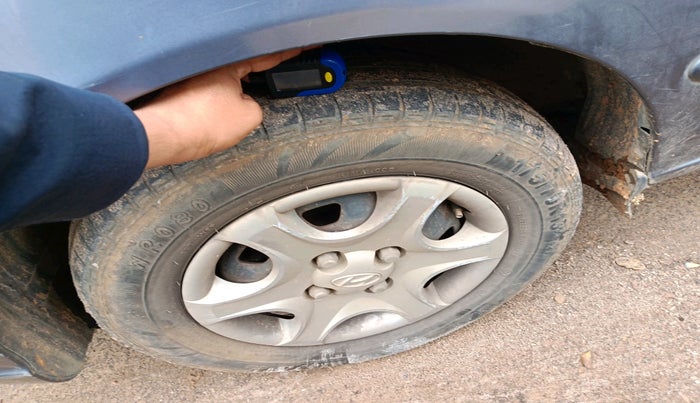 2011 Hyundai Accent GLE, Petrol, Manual, 92,995 km, tyre