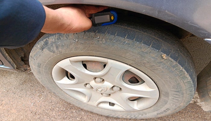 2011 Hyundai Accent GLE, Petrol, Manual, 92,995 km, tyre