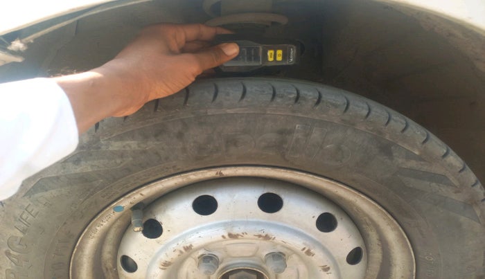 2015 Maruti Wagon R 1.0 LXI, Petrol, Manual, 1,24,457 km, tyre