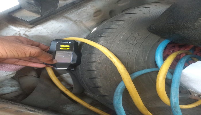 2015 Maruti Wagon R 1.0 LXI, Petrol, Manual, 1,24,457 km, tyre