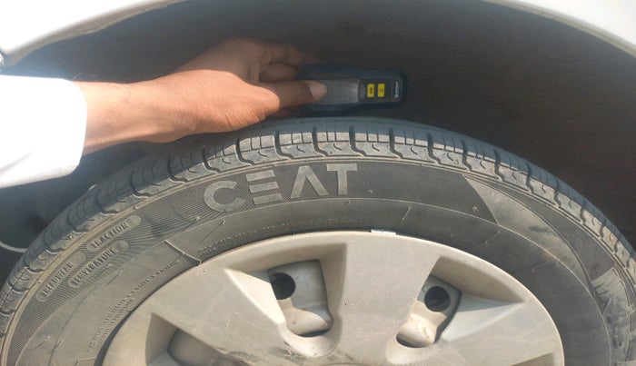 2015 Maruti Wagon R 1.0 LXI, Petrol, Manual, 1,24,457 km, tyre