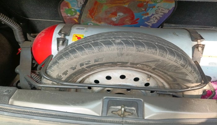 2019 Maruti New Wagon-R LXI CNG 1.0, Petrol, Manual, 81,244 km, tyre