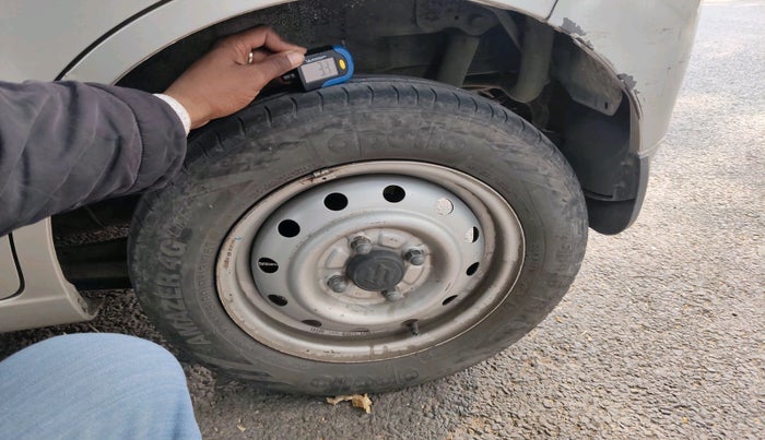 2013 Maruti Wagon R 1.0 LXI CNG, Petrol, Manual, 1,20,260 km, tyre