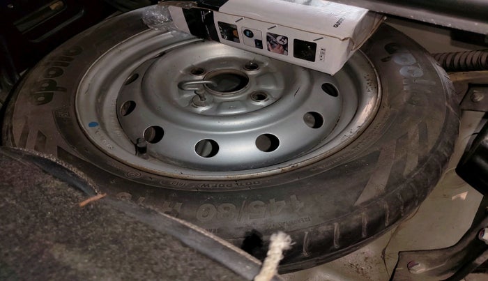 2013 Maruti Wagon R 1.0 LXI CNG, Petrol, Manual, 1,20,260 km, tyre