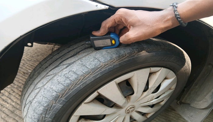 2014 Toyota Etios V, Petrol, Manual, 85,784 km, tyre