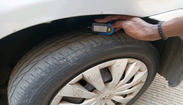 2014 Toyota Etios V, Petrol, Manual, 85,784 km, tyre