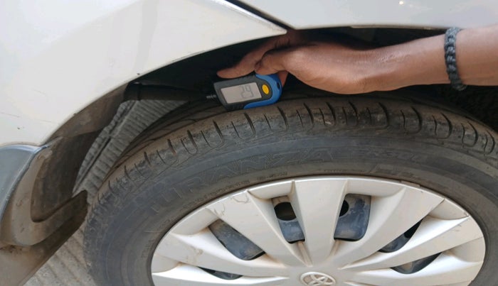 2014 Toyota Etios V, Petrol, Manual, 85,784 km, tyre