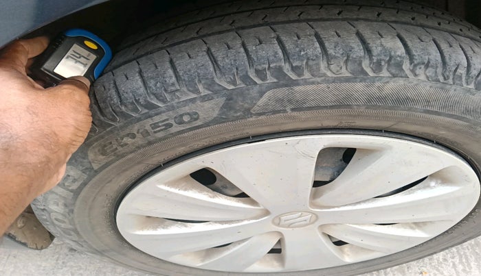 2016 Maruti Ertiga VXI, Petrol, Manual, 89,425 km, tyre