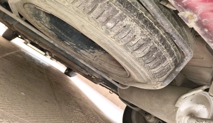 2013 Maruti Ertiga VXI CNG, Petrol, Manual, 1,00,790 km, tyre