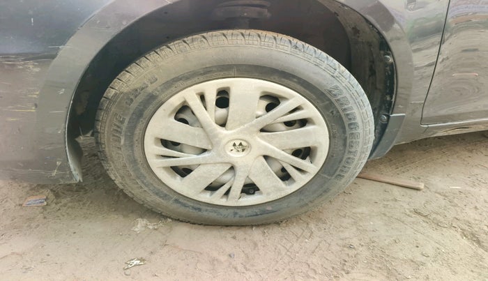 2015 Maruti Swift LXI, Petrol, Manual, 28,949 km, tyre