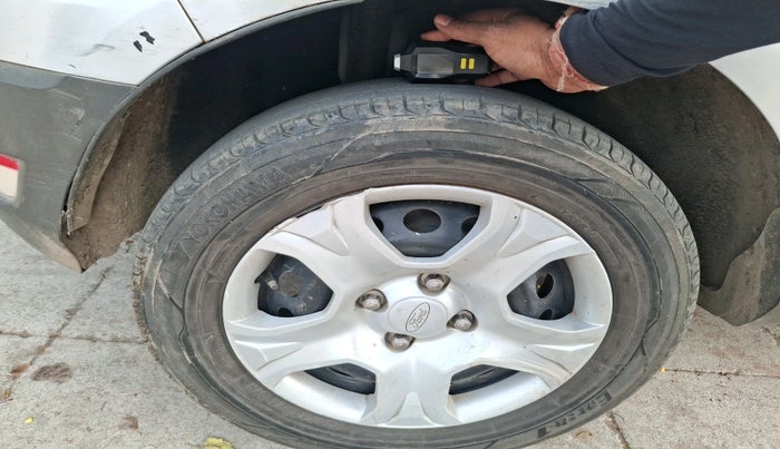 2015 Ford Ecosport AMBIENTE 1.5L PETROL, Petrol, Manual, 1,00,001 km, tyre