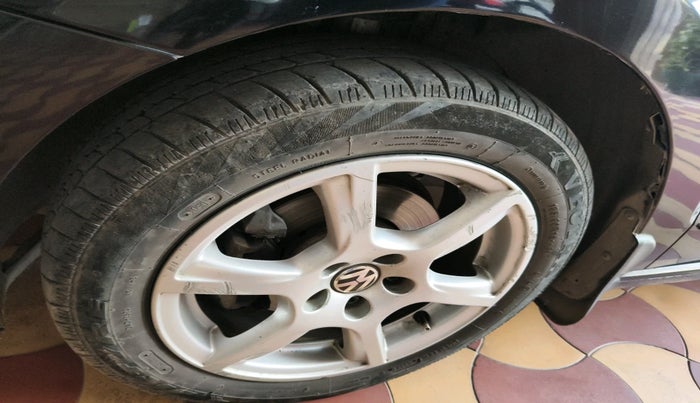 2012 Volkswagen Vento HIGHLINE DIESEL 1.6, Diesel, Manual, 1,10,311 km, tyre