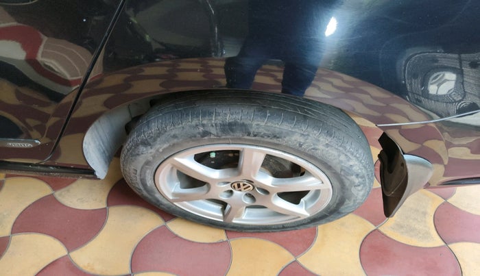 2012 Volkswagen Vento HIGHLINE DIESEL 1.6, Diesel, Manual, 1,10,311 km, tyre