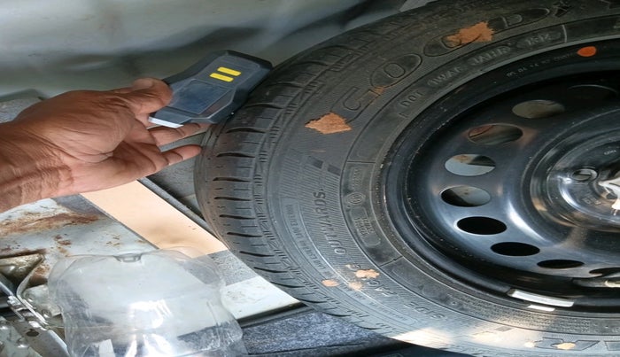 2014 Hyundai Xcent S (O) 1.2, Petrol, Manual, 87,255 km, tyre