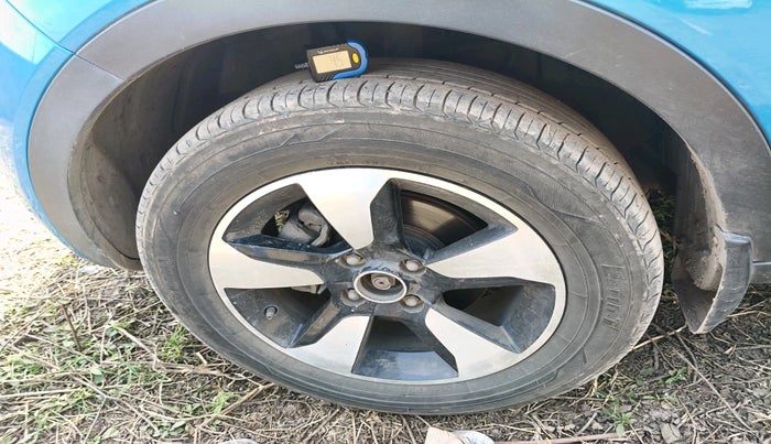 2017 Tata NEXON XZ PLUS DIESEL, Diesel, Manual, 1,73,781 km, tyre