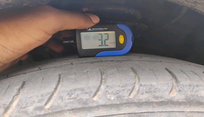 2015 Hyundai Elite i20 ASTA 1.4 CRDI, Diesel, Manual, 1,53,835 km, tyre