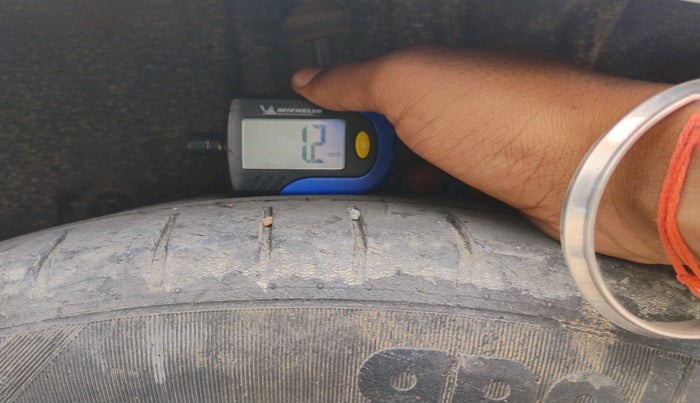 2015 Hyundai Elite i20 ASTA 1.4 CRDI, Diesel, Manual, 1,53,835 km, tyre