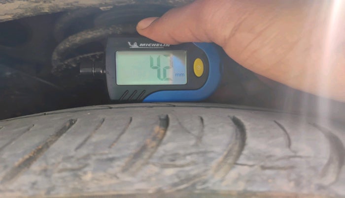 2015 Hyundai Elite i20 ASTA 1.4 CRDI, Diesel, Manual, 1,53,835 km, tyre