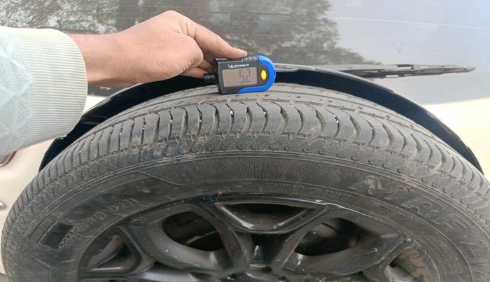 2015 Ford Ecosport TITANIUM 1.5L DIESEL (OPT), Diesel, Manual, 1,15,513 km, tyre