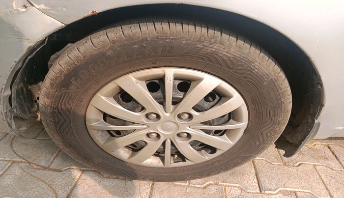 2012 Hyundai i10 ERA 1.1, Petrol, Manual, 1,25,336 km, tyre