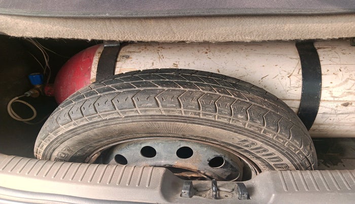 2012 Hyundai i10 ERA 1.1, Petrol, Manual, 1,25,336 km, tyre