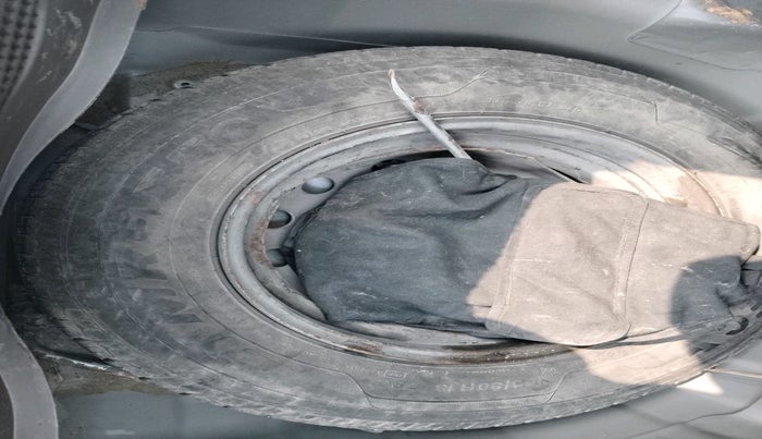 2015 Hyundai i10 MAGNA 1.1, Petrol, Manual, 40,671 km, tyre