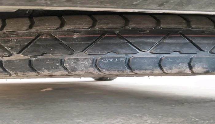 2024 Tata NEXON Pure S 1.2 iCNG, Petrol, Manual, 10,402 km, tyre