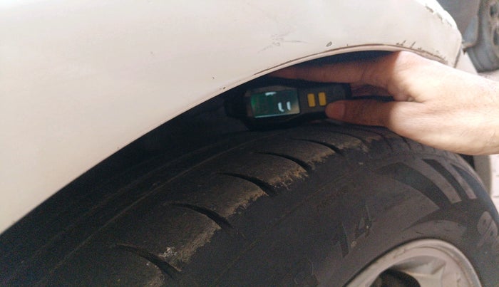 2010 Hyundai i20 SPORTZ 1.4 CRDI, Diesel, Manual, 1,24,369 km, tyre